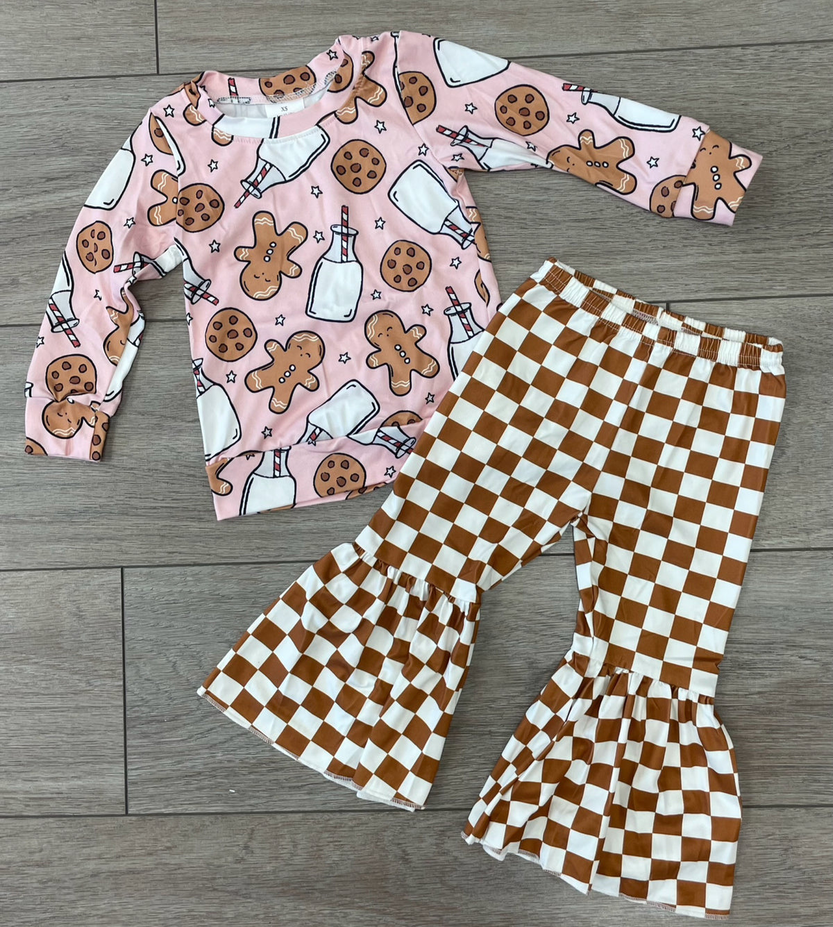 **PRE ORDER** Gingerbread Checkered Bell Set