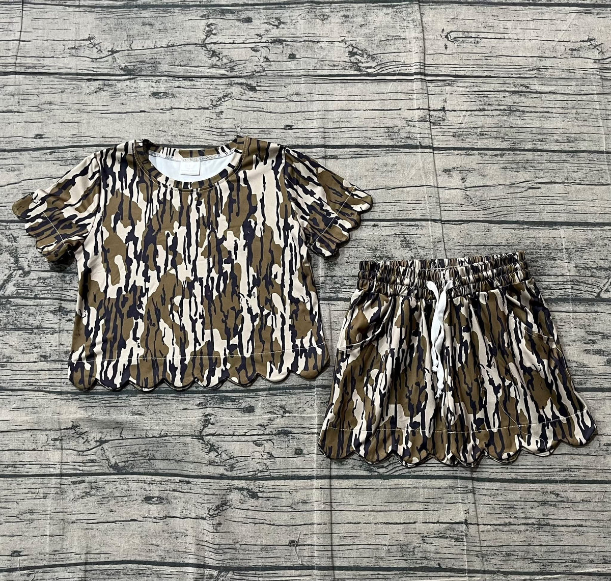 **PRE ORDER** Bottomland Scalloped Set