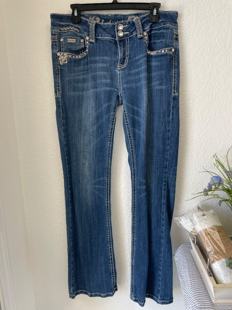 13, L.A. idol Jeans
